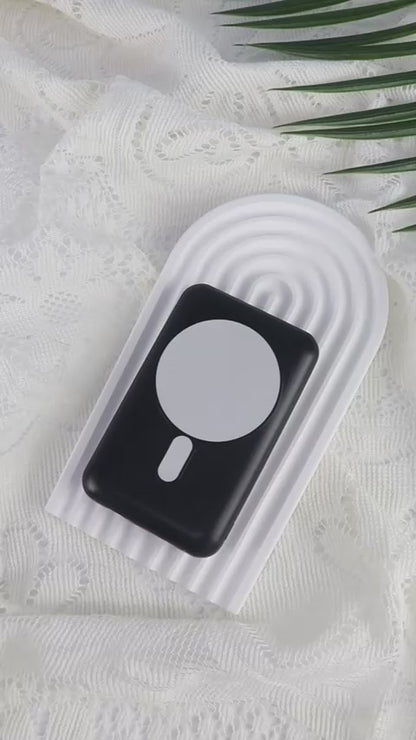 Magnetic External Battery